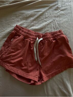 Vuori Shorts
